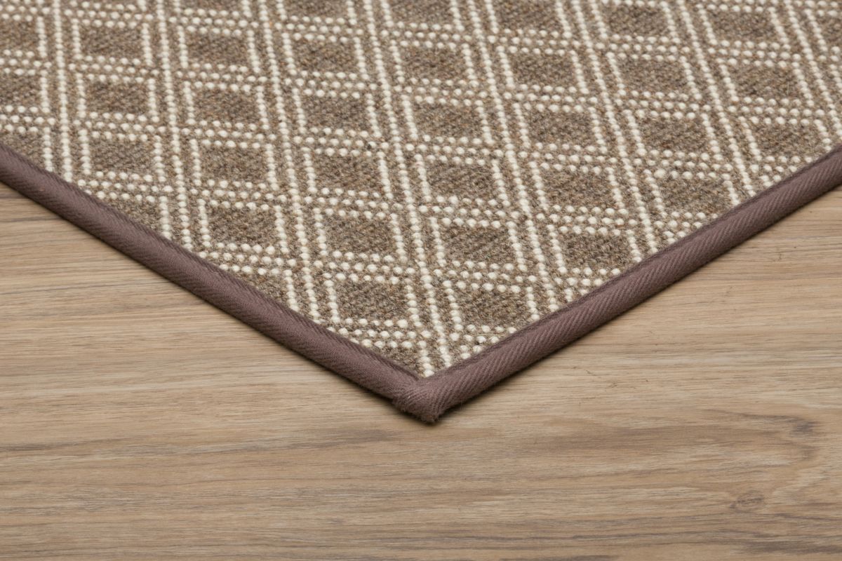 T01015390_SAMPLE